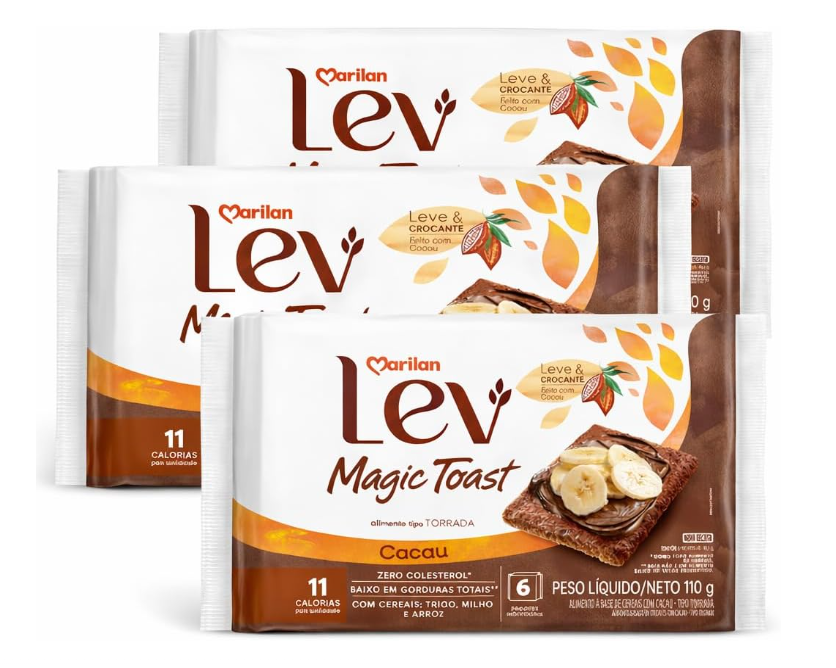 Três embalagens de torradas Marilan Lev Magic Toast sabor cacau com imagem de torrada e texto em português.