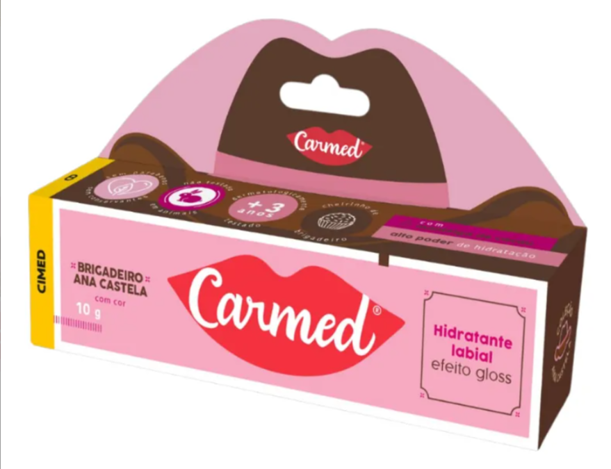Embalagem rosa e castanha com hidratante labial Carmed