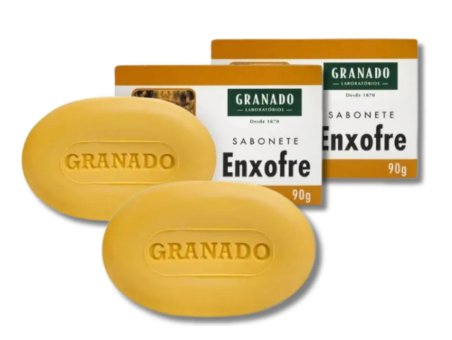 Duas barras de sabonete amarelas com o nome GRANADO e duas embalagens com texto GRANADO, SABONETE Enxofre 90g.