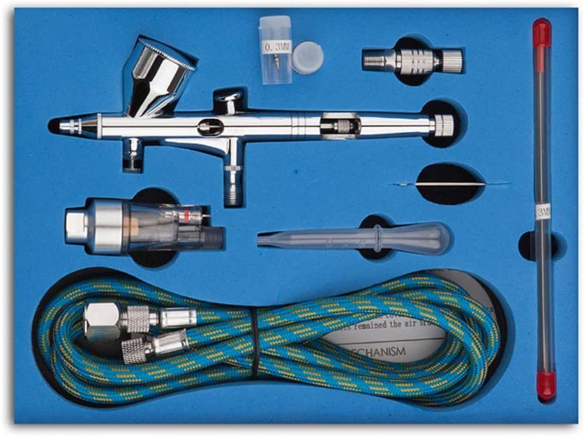 Conjunto de aerografia com pistola cromada, mangueira azul e verde, adaptadores e estojo azul