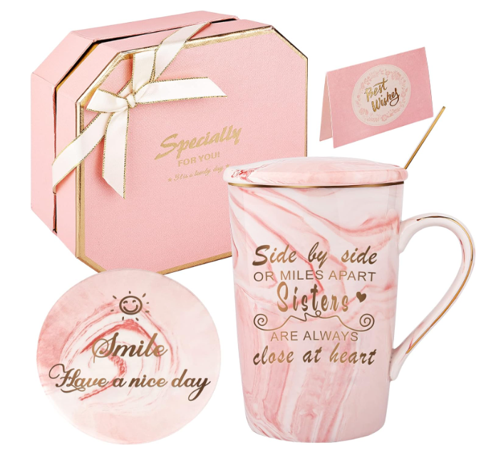 Conjunto de chá rosa com caneca, prato e caixa de presente