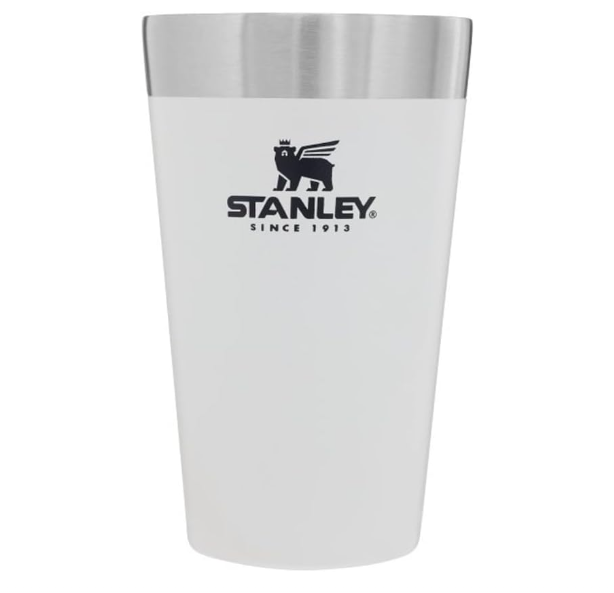 Copo térmico Stanley branco com logo preto e acabamento em aço inox