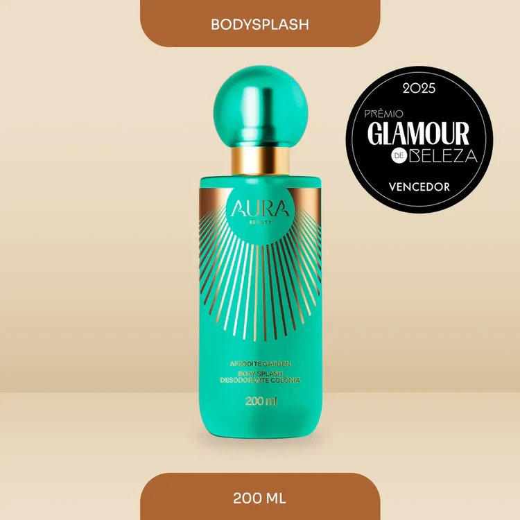 Frasco turquesa de body splash Aura Beauty com selo prémio Glamour de Beleza 2025