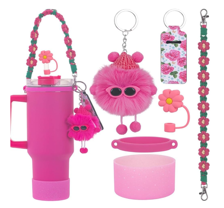 Conjunto de acessórios rosa com copo térmico, chaveiros de bonecos peludos, protetor de cabo USB floral, suporte para copo e fita decorativa floral