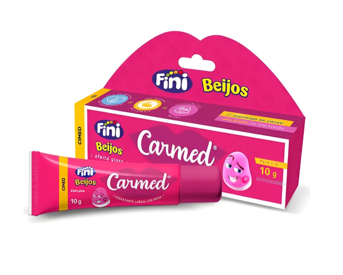 Gloss labial Carmed Fini Beijos em embalagem e tubo rosa com texto branco e amarelo