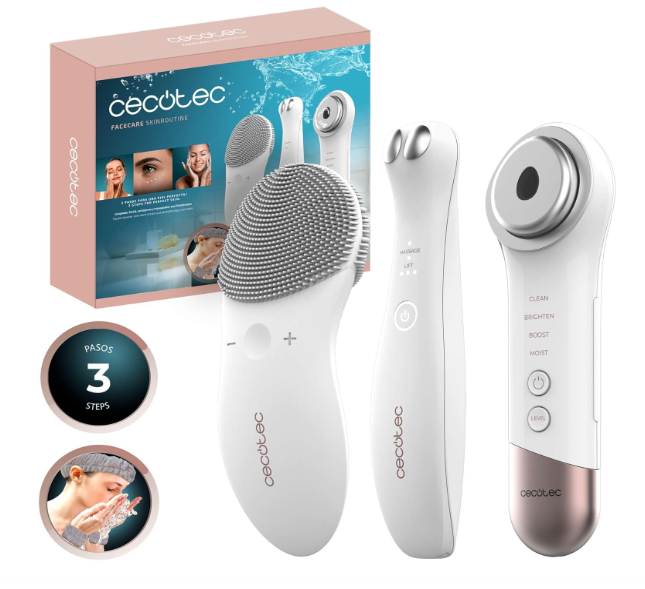Conjunto de aparelhos de cuidados faciais Cecotec FaceCare 3 em 1 com escova e dispositivos brancos em frente a caixa rosa e azul.