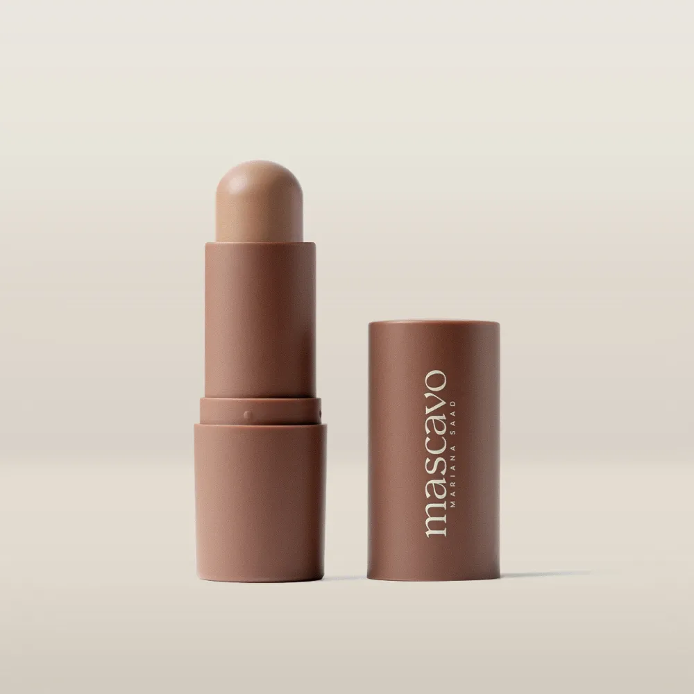 Baton bege com embalagem marrom e texto mascavo MARIANA SAAD