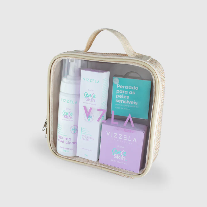 Estojo transparente com produtos Vizzela para pele sensível