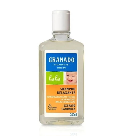 Frasco de shampoo relaxante para bebé da marca Granado com etiqueta colorida