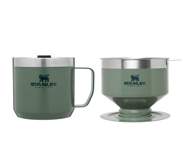 Conjunto de caneca e funil de café Stanley verdes com tampa e detalhe em inox
