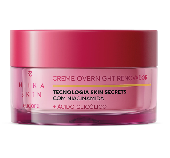Frasco rosa e vermelho de creme renovador overnight NiiNA SKIN