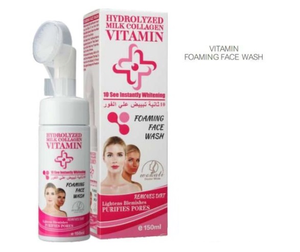 Produto de limpeza facial espumante em embalagem branca e rosa