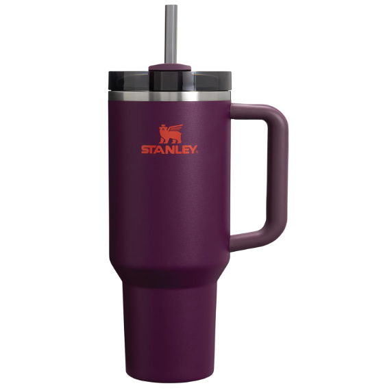 Caneca térmica roxa com tampa transparente e canudo, logo STANLEY em laranja