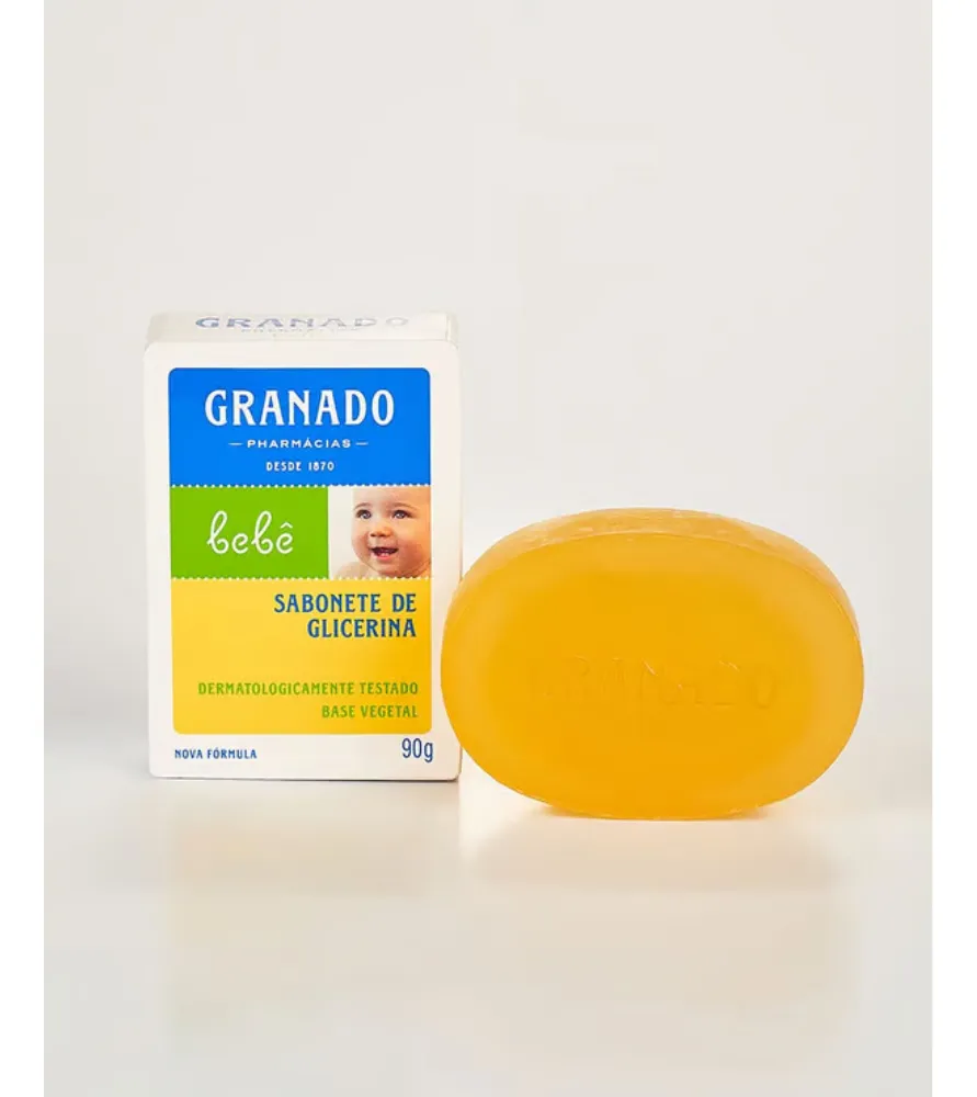 Sabonete de glicerina para bebé Granado com embalagem colorida
