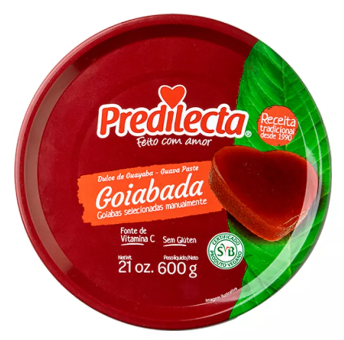 Embalagem vermelha e verde de Goiabada Predilecta com texto e imagem de goiabada em forma de coração