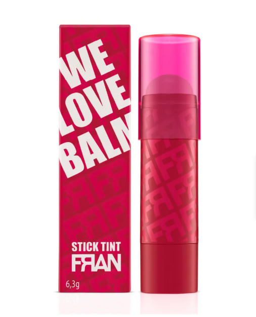 Batom em stick vermelho com tampa rosa translúcida e caixa vermelha com texto branco