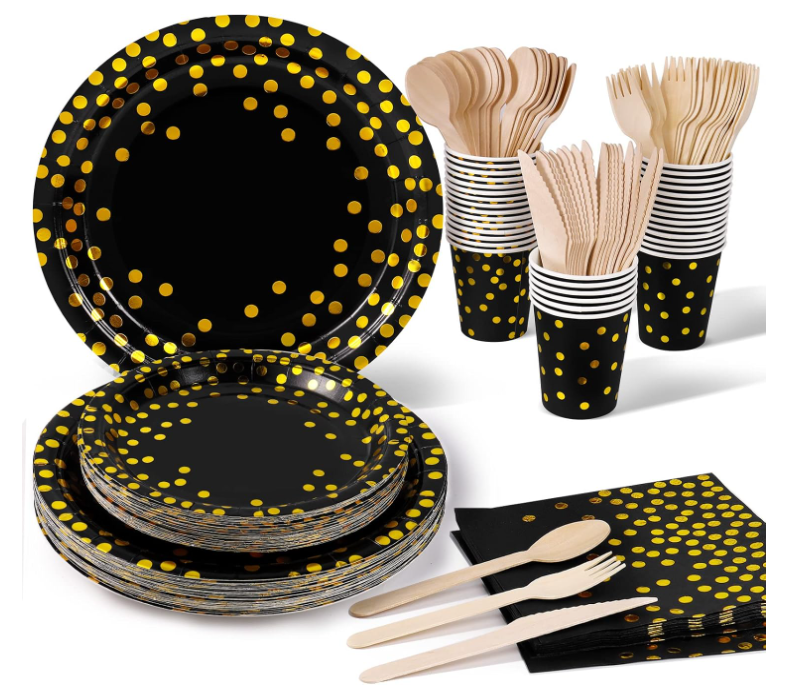 Conjunto festa preto com bolinhas douradas e talheres em madeira
