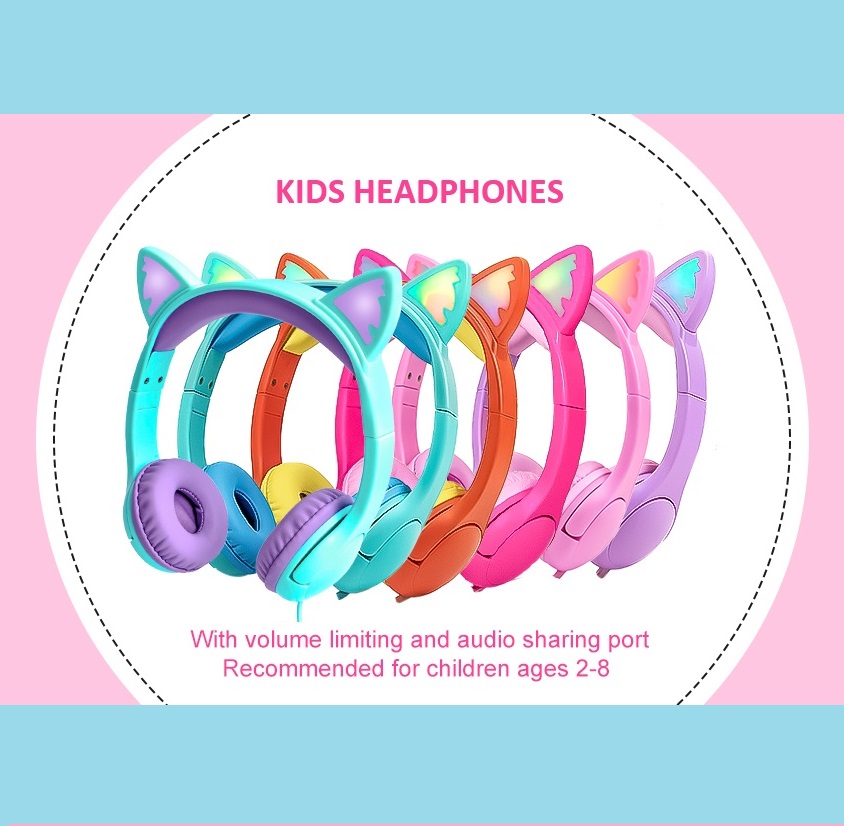 Auscultadores infantis coloridos com orelhas de gato, fundo rosa