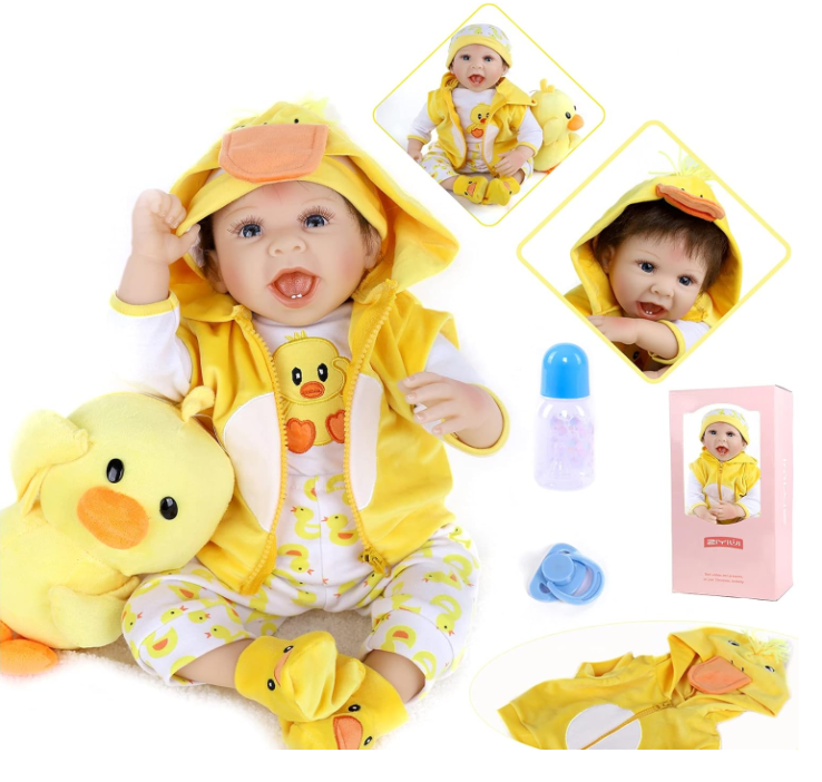 Boneca bebé realista vestida com roupa amarela de pato com peluche, mamadeira e chupeta