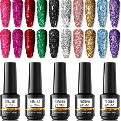Verniz gel colorido e unhas postiças brilhantes de várias cores