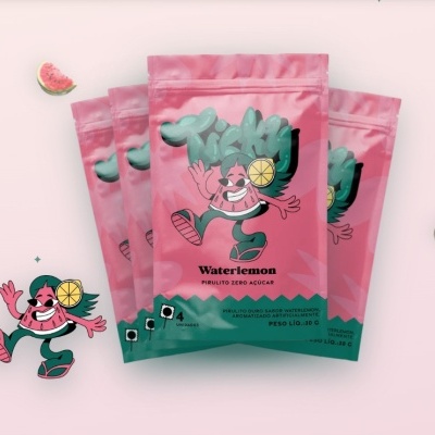Embalagens de pirulitos Tickly Waterlemon com design rosa e verde e ícones de melancia