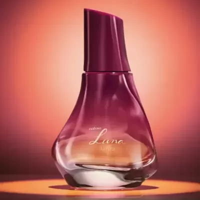 Frasco de perfume Natura Luna Ilumina em vidro com tampa bordeaux