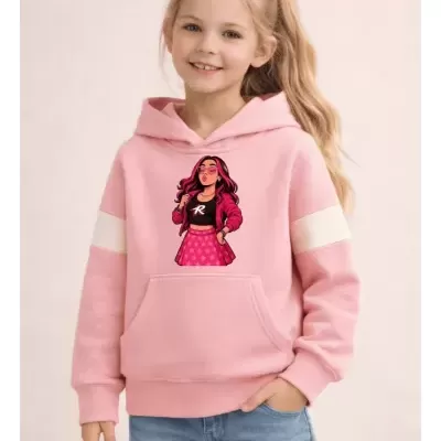 Sweatshirt rosa com estampa de personagem e bolso canguru usada por criança