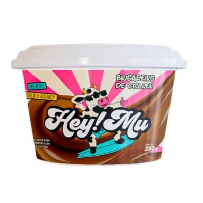 Embalagem de plástico com rótulo colorido de brigadeiro Hey! Mu 250g