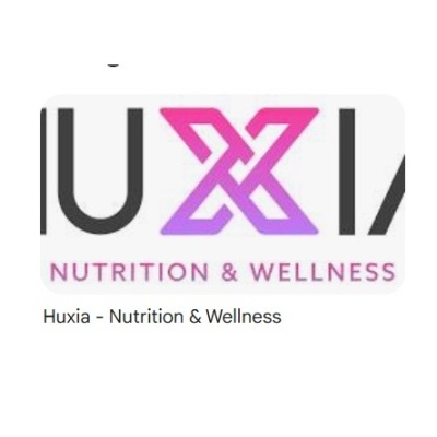 Logotipo da Huxia Nutrition & Wellness com texto em rosa num fundo branco