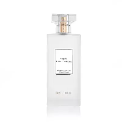 Frasco de perfume branco fosco com tampa transparente e texto na etiqueta