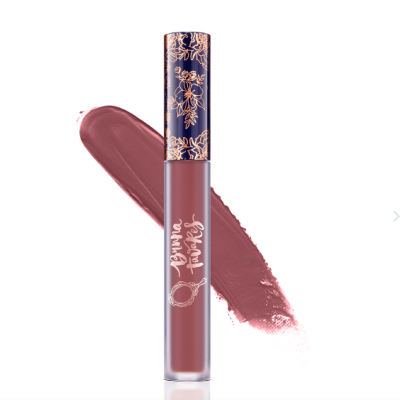 Batom líquido rosa acastanhado com tampa azul decorada floral