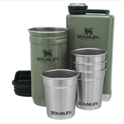 Conjunto Stanley para campismo com garrafa, recipiente verde e cinco copos de aço inoxidável