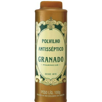 Embalagem castanha de polvilho antisséptico Granado com rótulo verde e creme