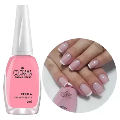 Verniz de unhas Colorama Pétala transparente com unhas manicadas com acabamento francês.