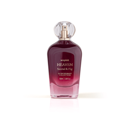 Frasco de perfume vermelho degradê com texto dourado em fundo branco