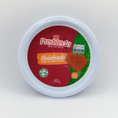 Recipiente de Goiabada Predilecta com rótulo vermelho e verde