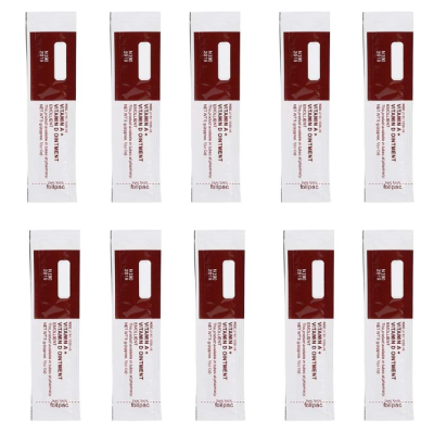 Pacotes individuais de açúcar branco e castanho para café