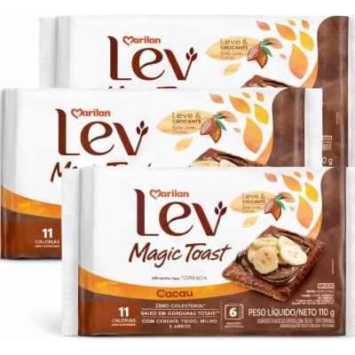 Três embalagens de torradas Marilan Lev Magic Toast sabor cacau com imagem de torrada e texto em português.