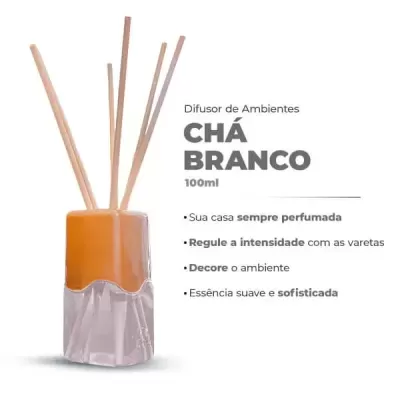 Difusor de ambiente Chá Branco em vidro transparente com tampa laranja e varetas de madeira