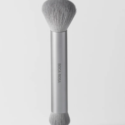 Pincel de maquilhagem duplo cinzento com texto BOCA ROSA no cabo