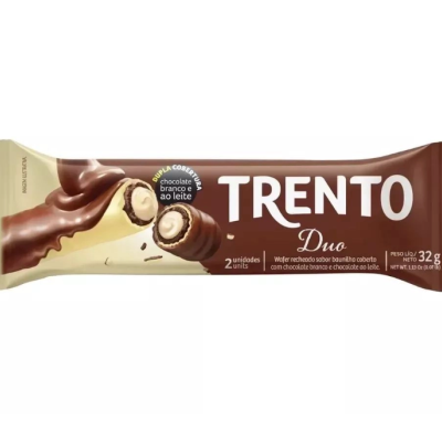 Barra de chocolate Trento Duo em embalagem marrom e bege com pedaço de chocolate partido mostrando recheio