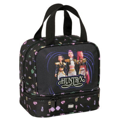 Mala preta HUNTR X com imagem de três personagens e estampado colorido