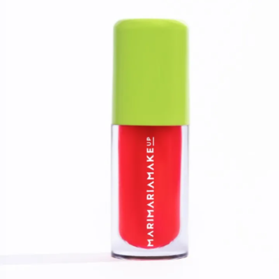 Batom líquido vermelho com tampa verde da MARIMARI MAKE UP