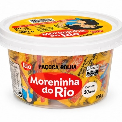 Pacote plástico com doces de amendoim embalados individualmente, marca Moreninha do Rio.