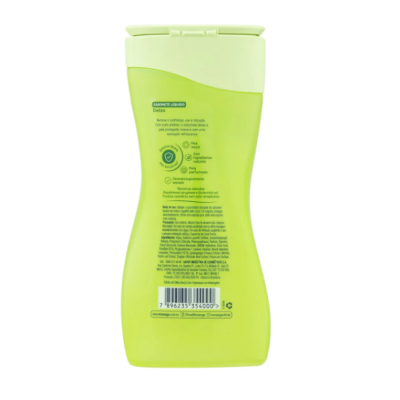 Frasco plástico verde claro com tampa branca e texto em português no verso