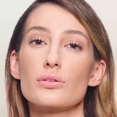 Mascavo&#x20;Shape&#x20;Stick&#x20;Contorno&#x20;em&#x20;Bast&#x00E3;o&#x20;Latte&#x20;6g