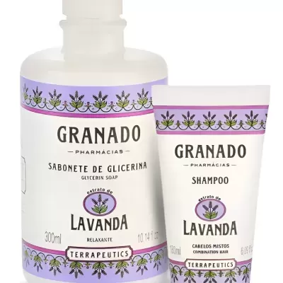 Sabonete de glicerina e shampoo Granado Pharmácias com extrato de lavanda em embalagens brancas e rótulos lilás com padrão floral.