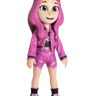Boneca de plástico com roupa rosa e cabelo castanho e rosa