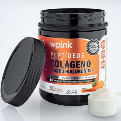 Frasco preto de colágeno com etiqueta laranja e colher com pó branco em fundo branco