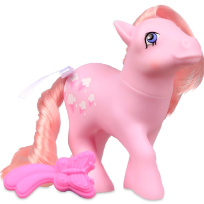 Boneco de cavalo rosa com crina e cauda rosa claro e acessório em forma de laço